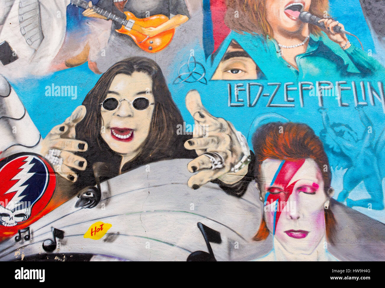 Graffiti with classic rock legends David Bowie and Iggy Pop in front of restaurant-bar 'L'Unique' painted by ART4000, Basel, Switzerland. Stock Photo