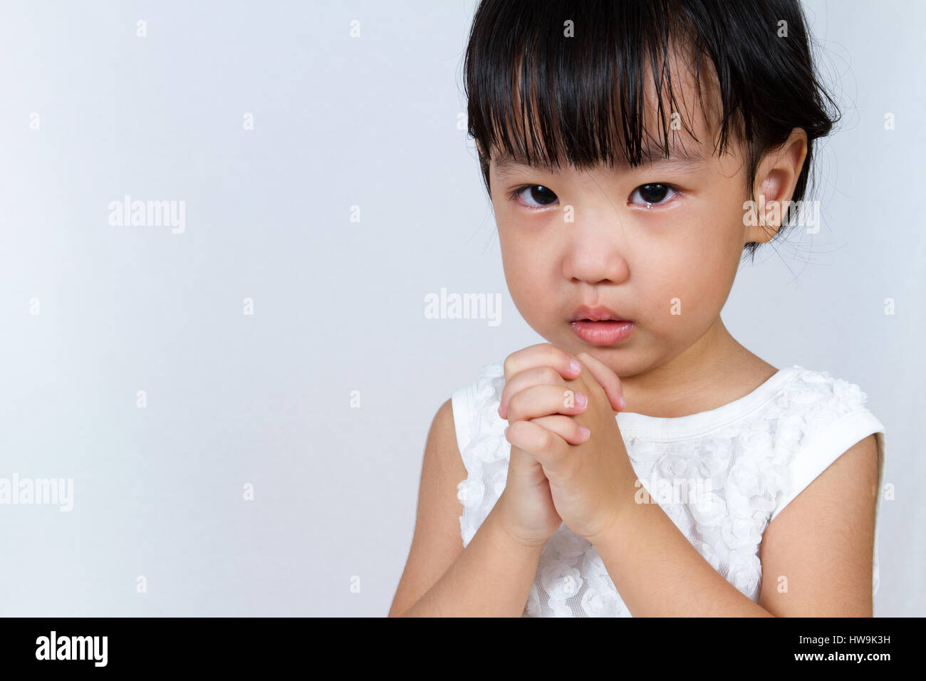 Little girl praying hi-res stock photography and images - Page 5