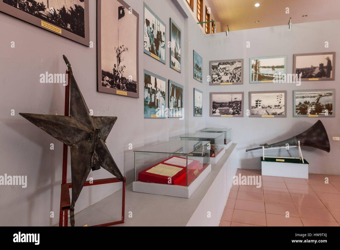 Vietnam, DMZ Area, Quang Tri Province, Ben Hai, war memorial at site of former north and south Vietnam border post, museum interior Stock Photo