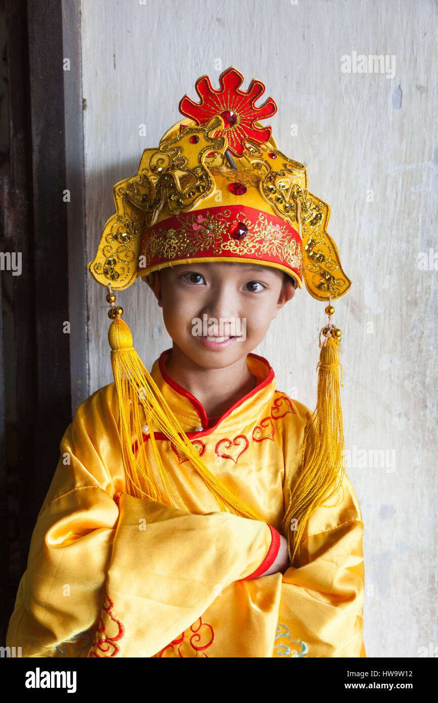 Vietnamese boy costume hi-res stock photography and images - Alamy
