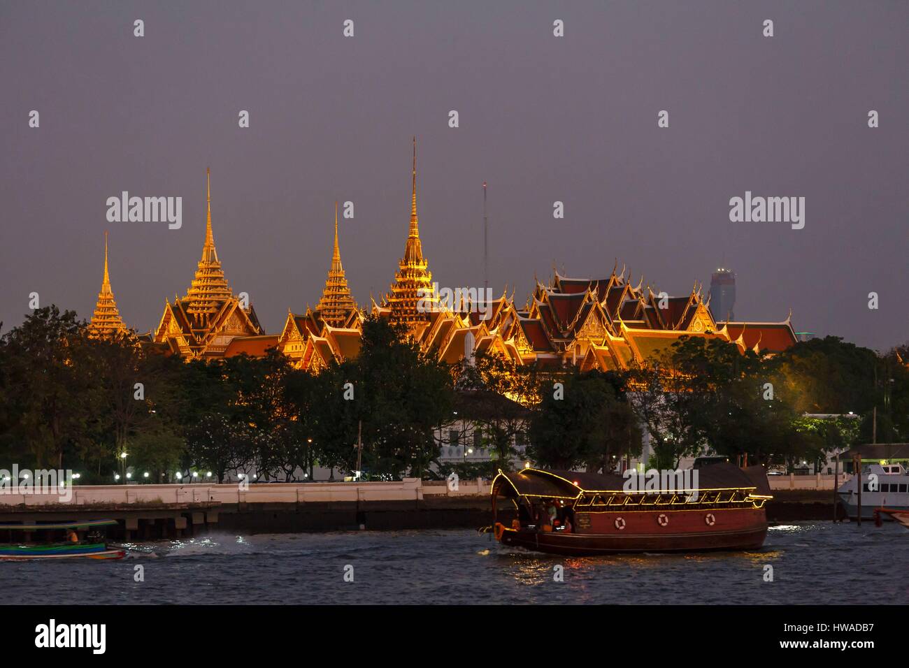 Thailand, Bangkok province, Bangkok, night lighting on the Wat Phra Kaew Stock Photo