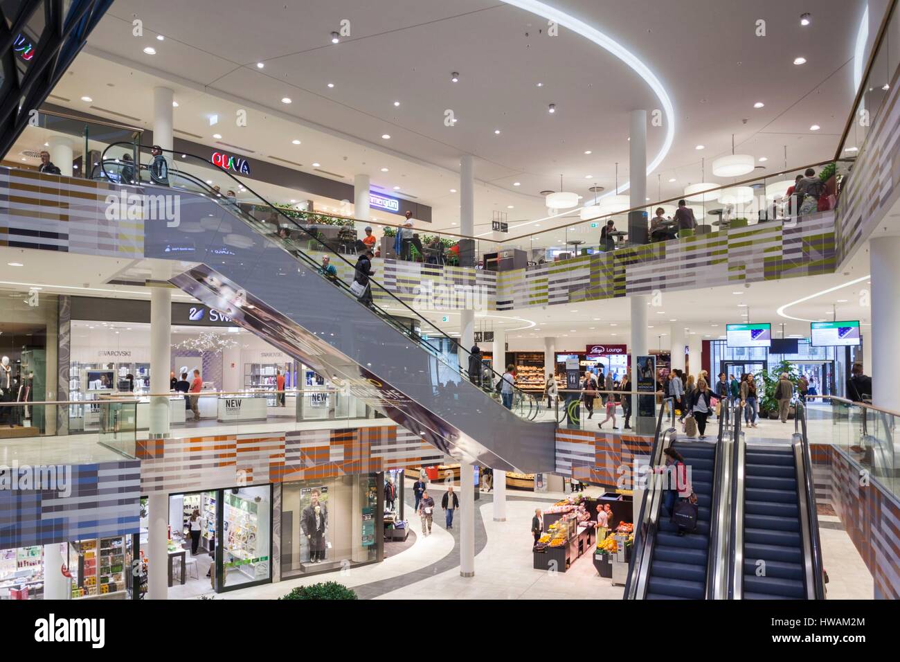Shopping mall interior usa hi-res stock photography and images - Alamy
