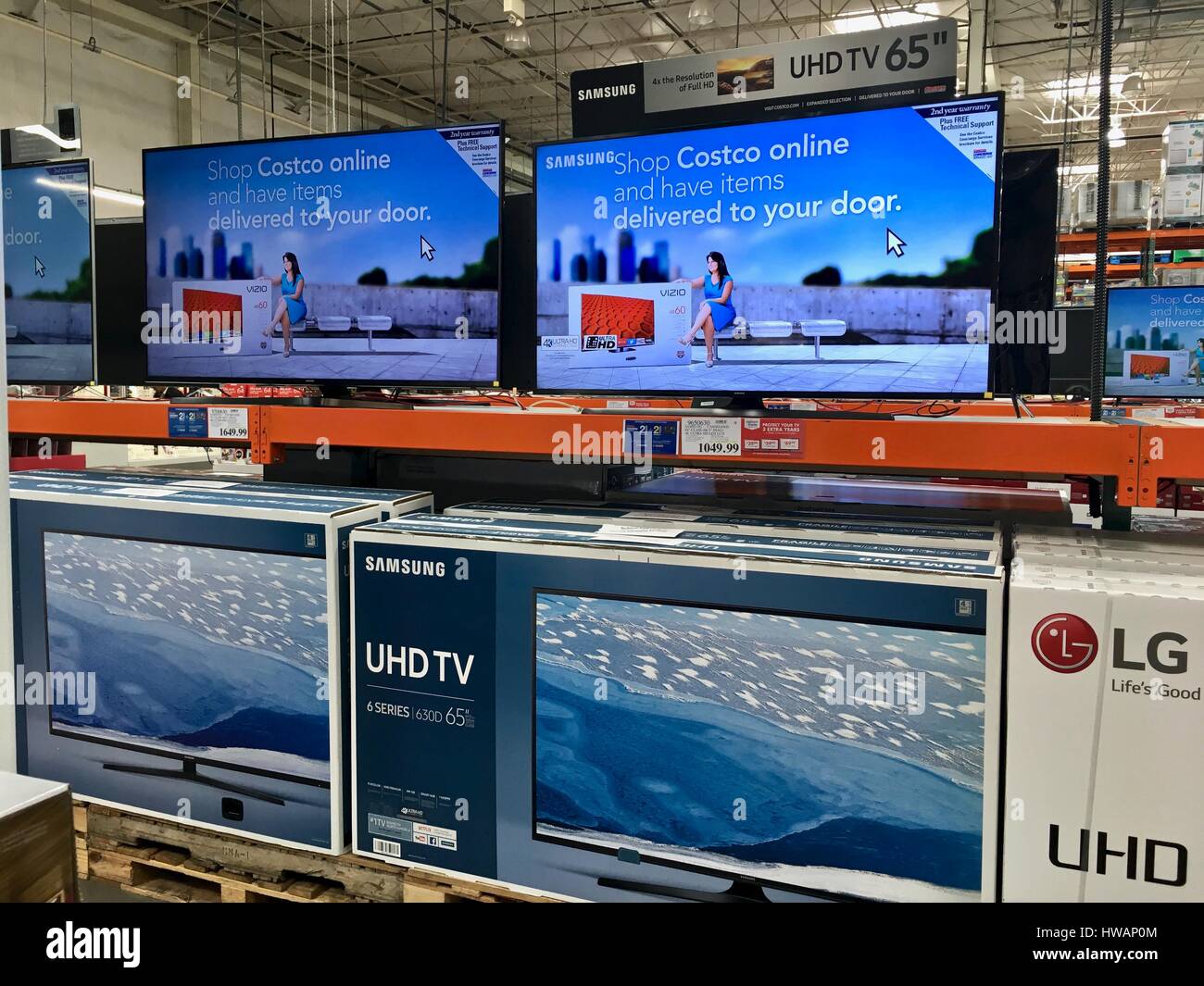 TV sale in Costco Stock Photo Alamy