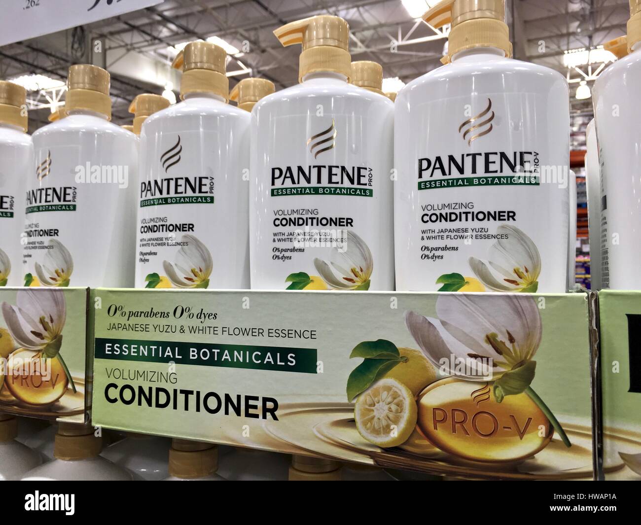 Pantene Hair Conditioner Stock Photo 136075782 Alamy