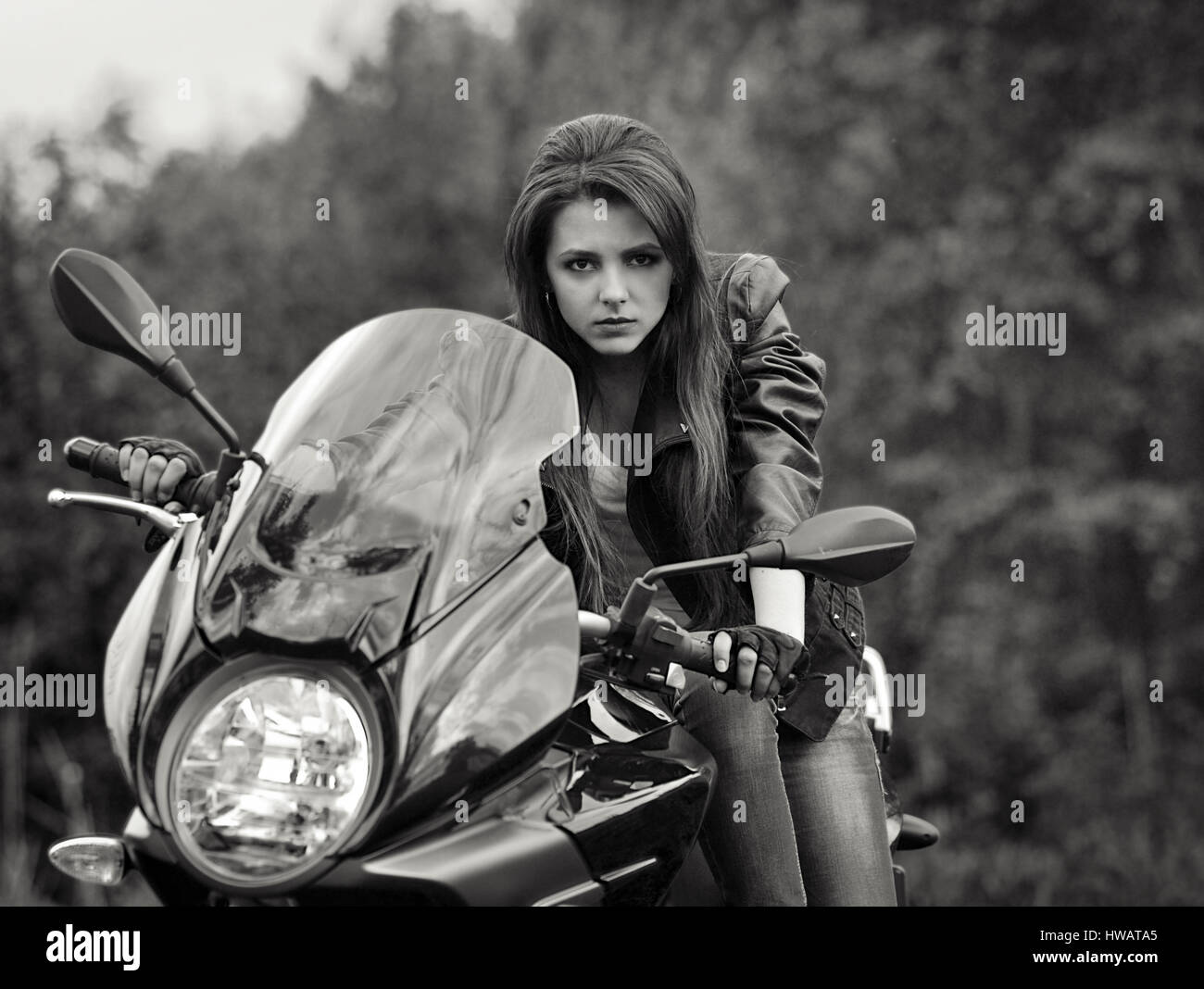 Moto Girl  Girl riding motorcycle, Bike photoshoot, Biker photoshoot