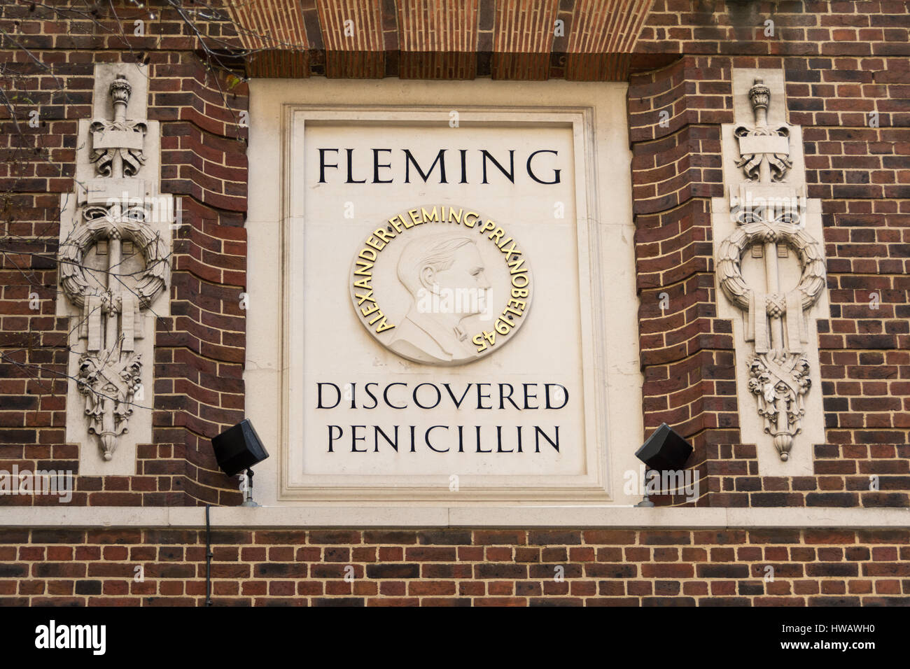 Plaque to Sir Alexander Fleming outside St Mary's Hospital, London, UK Stock Photo