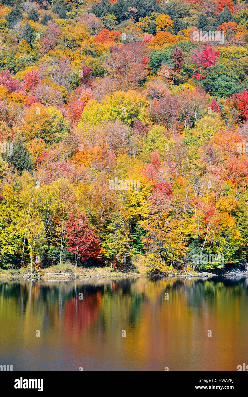 New england mountains in autumn hi-res stock photography and images - Alamy