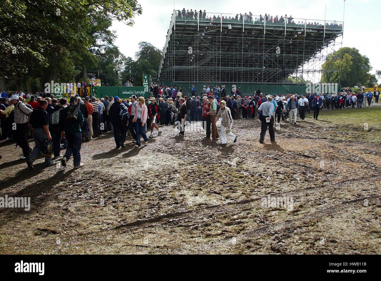 MUDDY WALKWAY'S THE RYDER CUP 2006 THE K CLUB STRAFFAN COUNTY KILDARE IRELAND 24 September 2006 Stock Photo