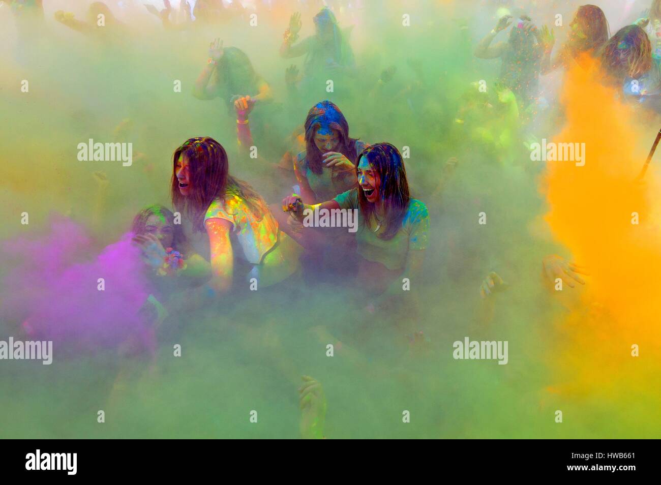 holi party beaucaire