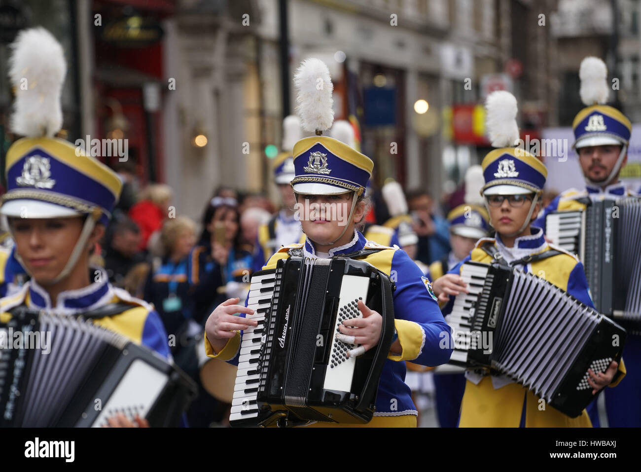 London, UK. 19th March, 2017. Hundreds participate for the London’s St Patrick’s Parade  on 19th March 2017. Credit: See Li/Alamy Live News Stock Photo