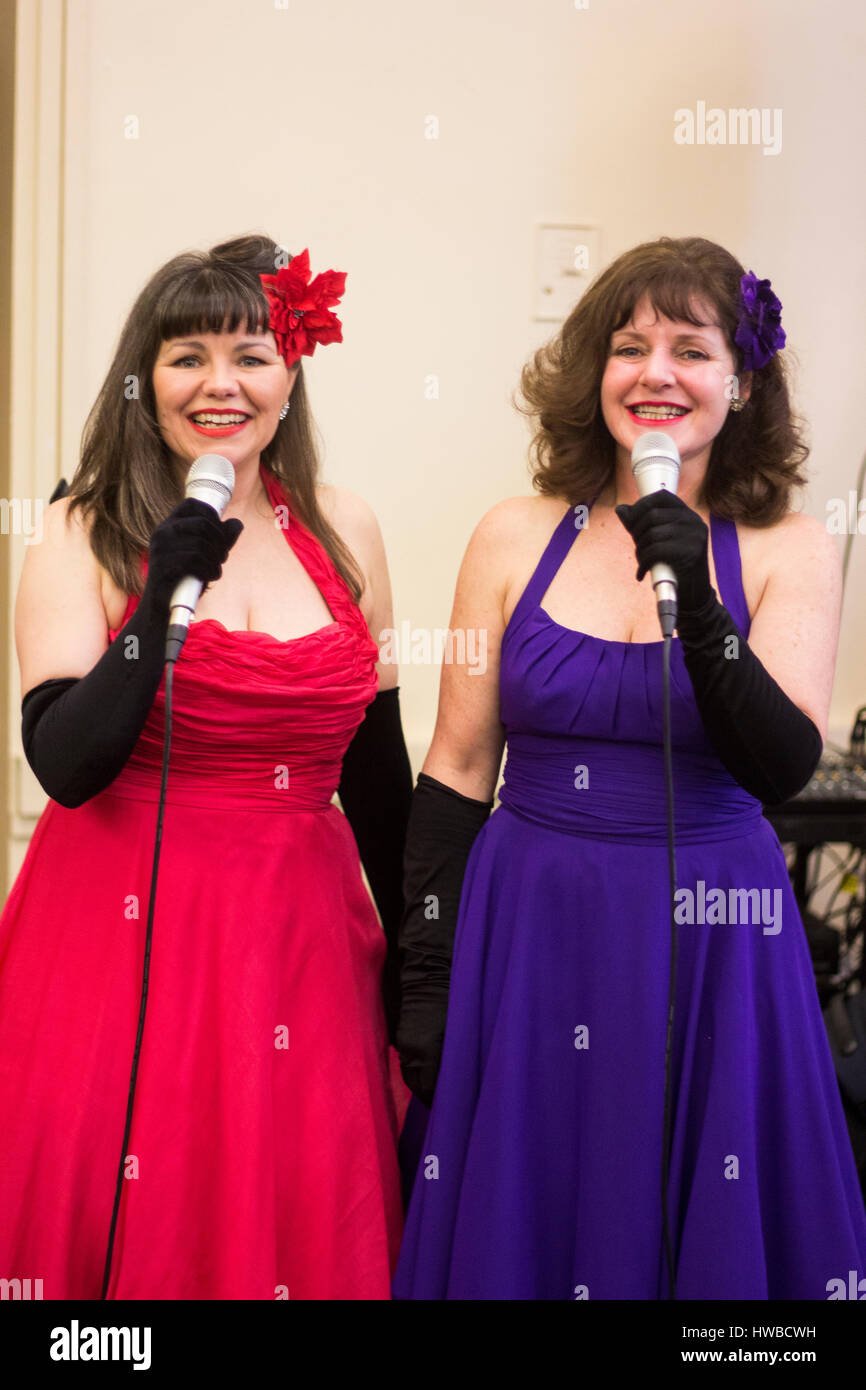 Cardiff, Wales, UK. 19th March, 2017. The duo “Gentlemen prefer blondes”, performing at Cardiff’s Vintage Fair at Cardiff City Hall, South Wales. 19.03.17 @LouLousVintageFair. Credit: Ella Geen/Alamy Live News Stock Photo
