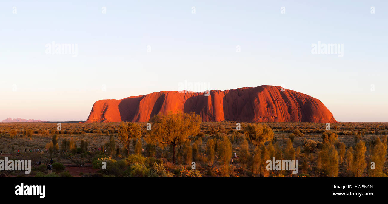 Sunrise Over Uluru, Uluru-Kata Tjuta National Park, Northern Territory, Australia Stock Photo