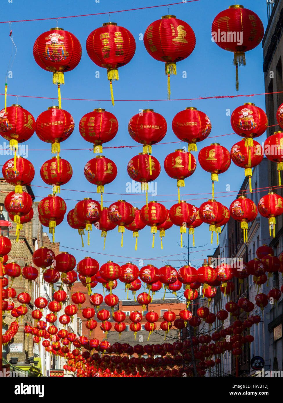 Chinese lanterns hi-res stock photography and images - Alamy