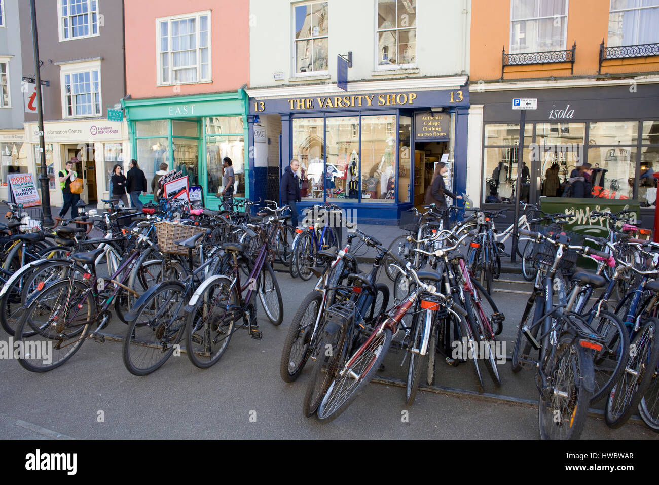 Bicycles parked outside the varsity shop in Oxford Stock Photo