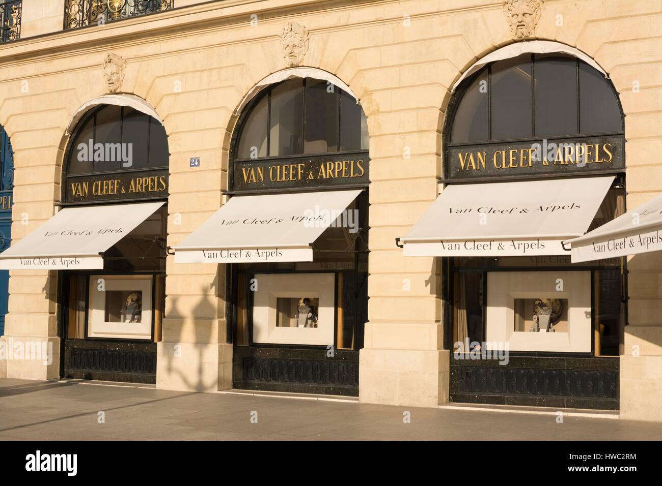 Van Cleef and Arpels shop in Place Vendome, Paris, France Stock Photo -  Alamy
