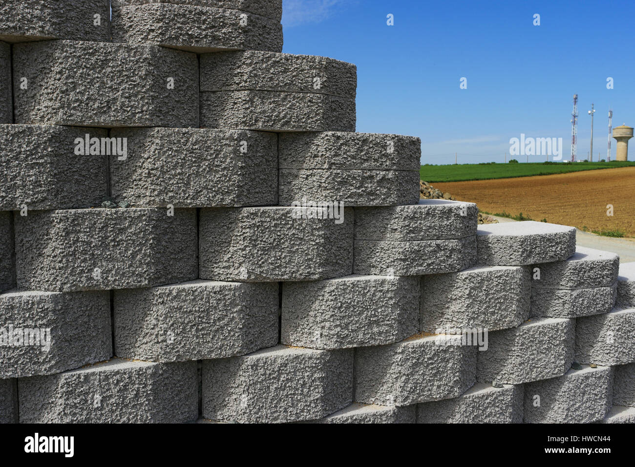 should concrete blocks be filled
