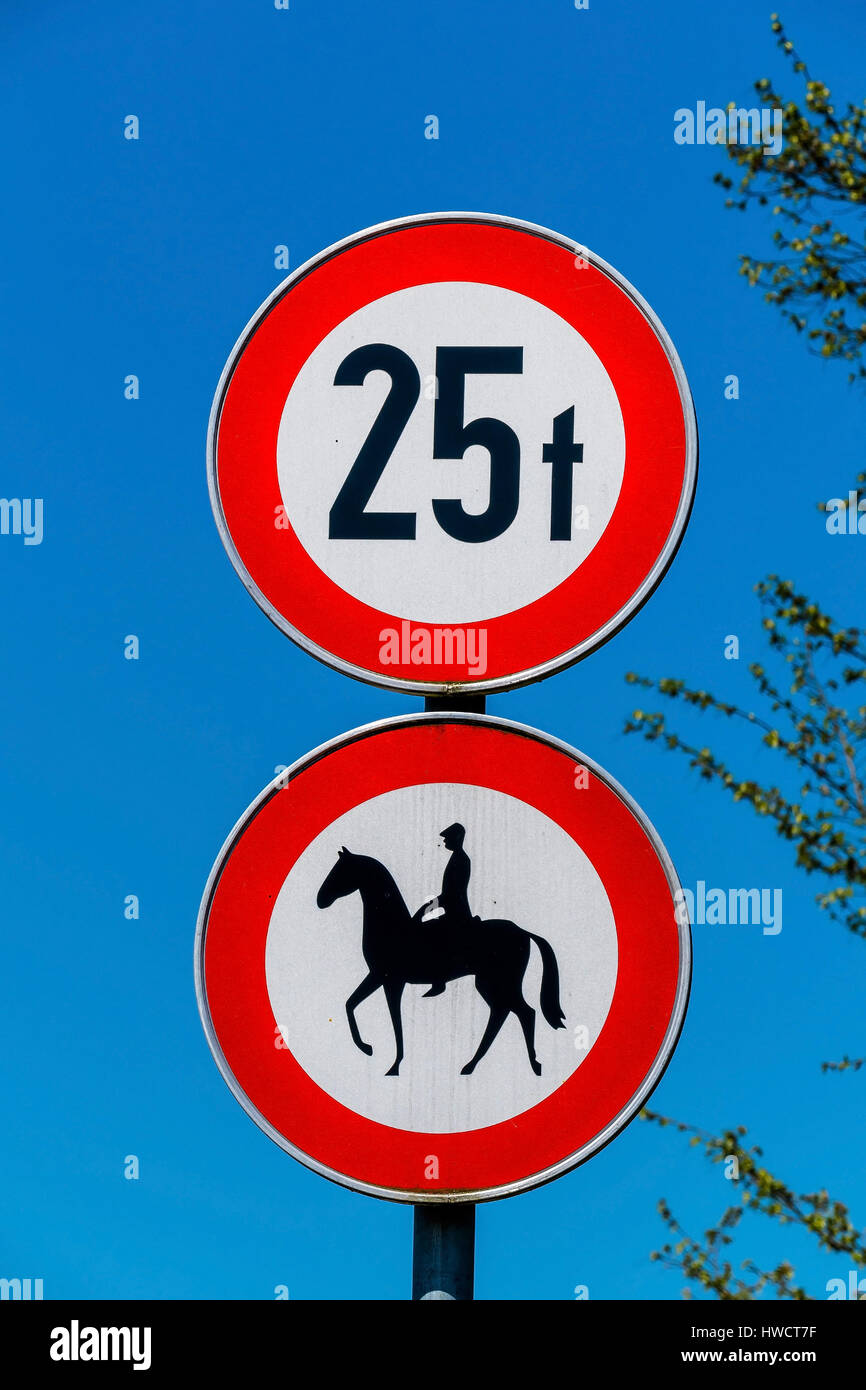 Traffic signs horse riding forbade., Verkehrszeichen Reiten verboten