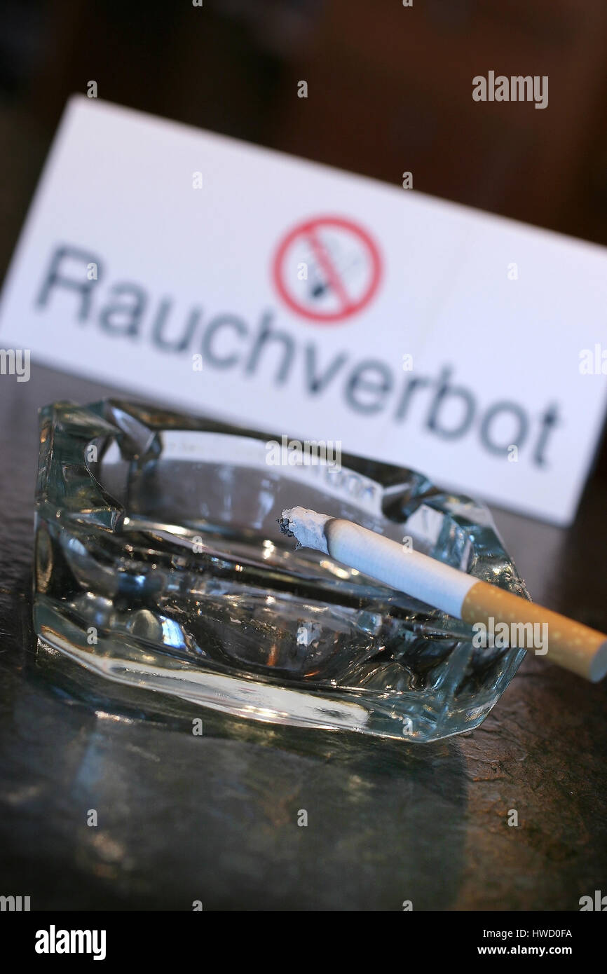 Ashtray and non-smoker's sign, ashtray, ashtray, container, container, things, vessel, vessels, vessel, vessels, Gef??, Gef?? e, object, objects, spri Stock Photo