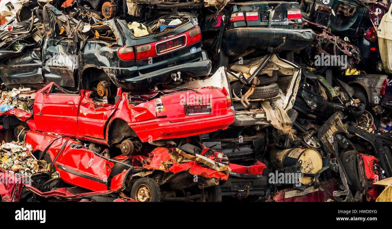 Old cars on a scrap yard., Alte Autos auf einem Schrottplatz. Stock Photo