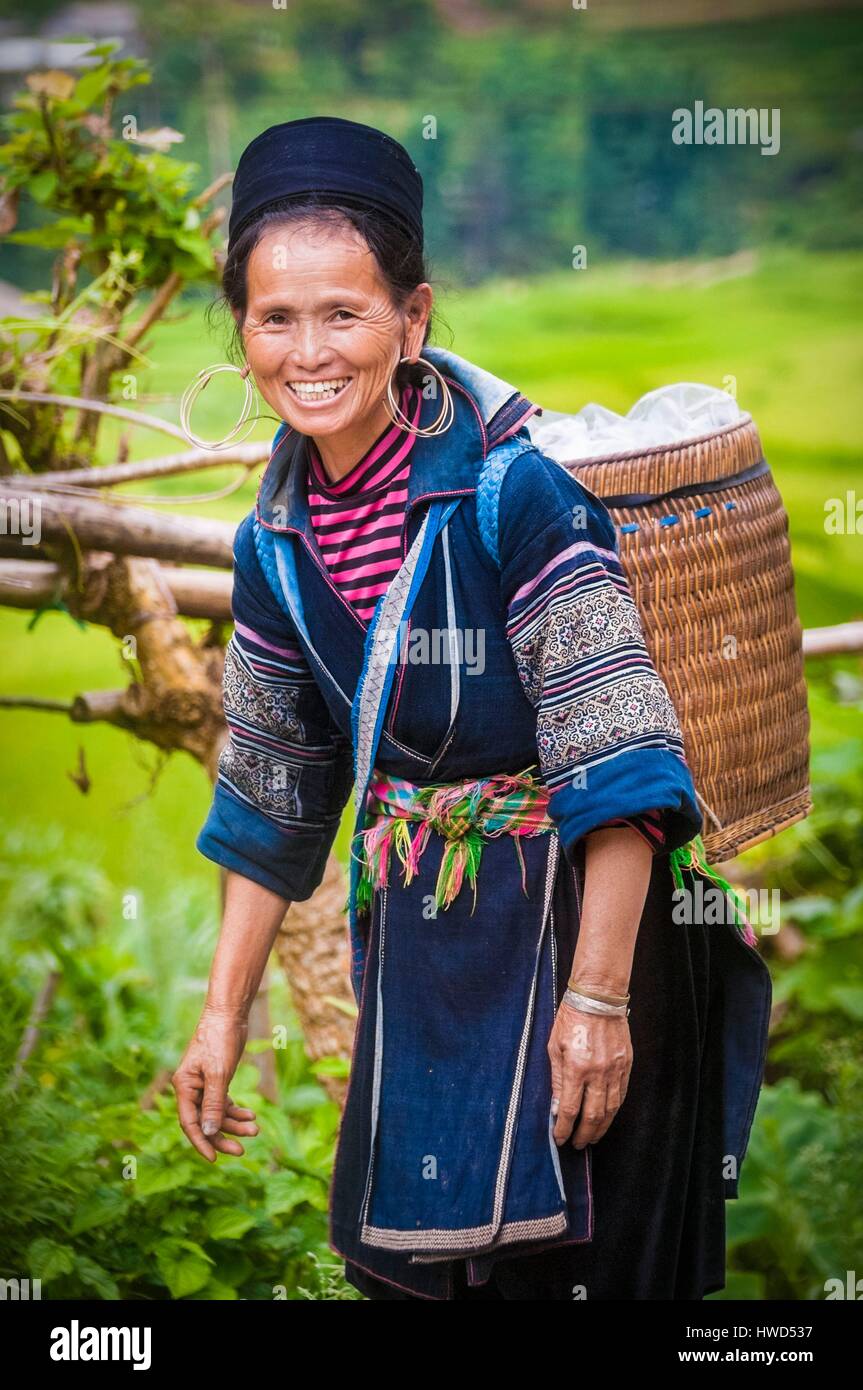 Vietnam, High Tonkin, province of Lao Cai, Sa Pa town, portrait of a H'mong peasant Stock Photo
