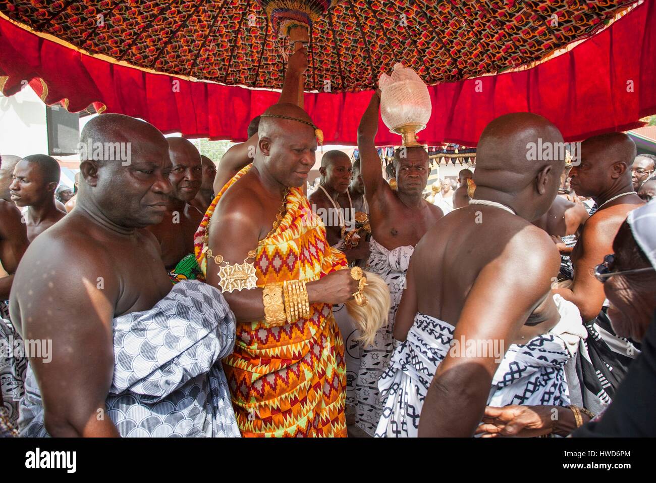 Ghana, Kumasi, Festival Akwasidae, King of Kumasi leaves his palace, he is king of the gold mining region, he does not own any but receives some of the dividends Stock Photo