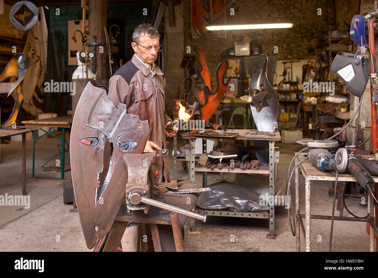 France, Loir et Cher, Villiers sur Loir, Coudray Workshop, Jean Pierre  Renard, Ironworker sculptor Stock Photo - Alamy
