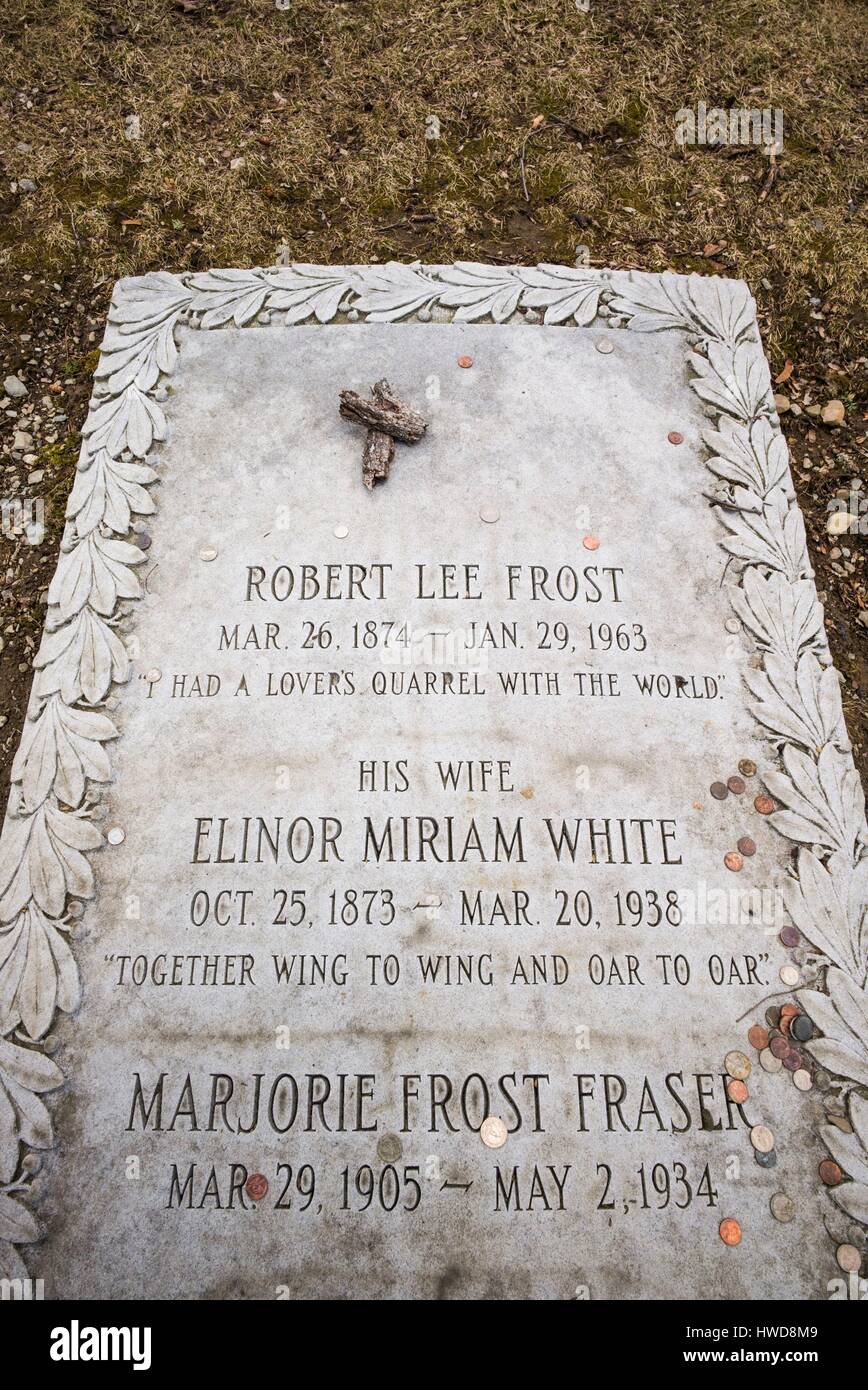 United States, Vermont, Bennington, Old First Church Burying Ground, grave of American poet Robert Frost with the inscription, I had a lover's quarrel with the world Stock Photo