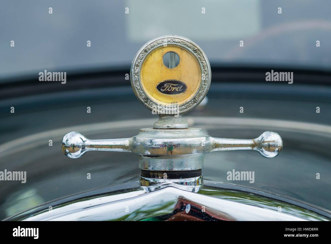 Antique car temperature gauge hi-res stock photography and images - Alamy
