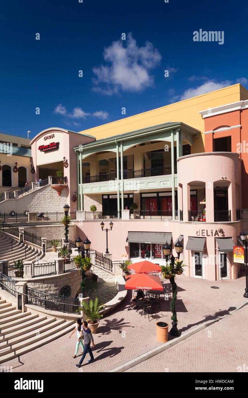 United States, Florida, Miami-area, South Miami, The Shops at Sunset Place,  shopping mall Stock Photo - Alamy