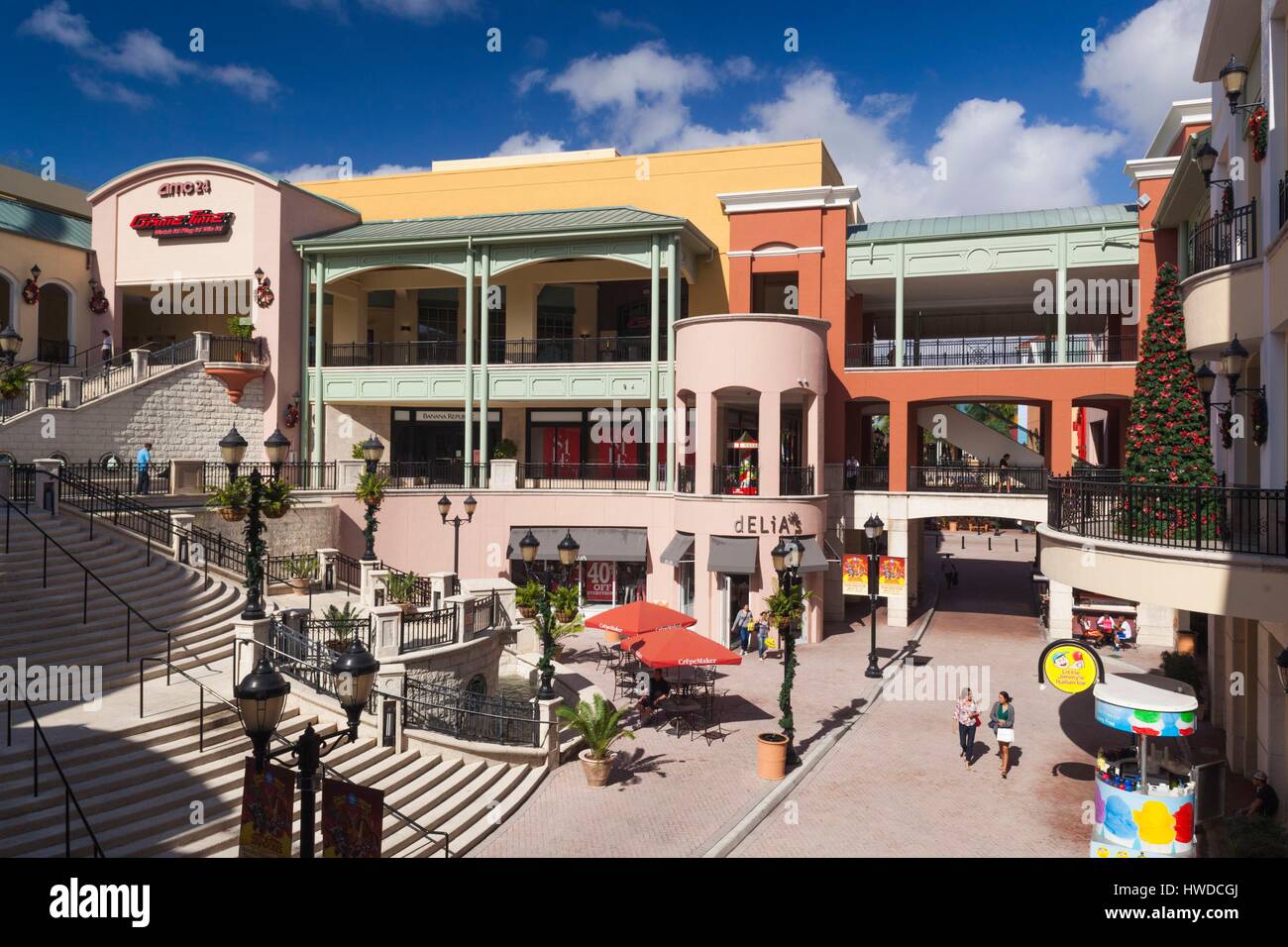 United States, Florida, Miami-area, South Miami, The Shops at Sunset Place,  shopping mall Stock Photo - Alamy