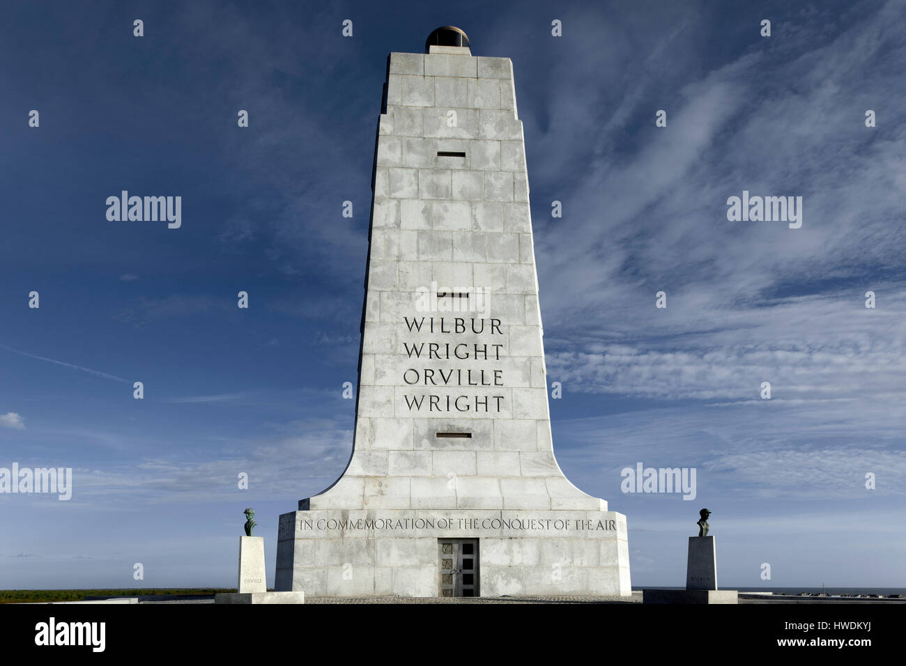 NC00646-00...NORTH CAROLINA - Monument to the Wright Brothers at the Wright Brothers National Memorial in Kitty Hawk. Stock Photo