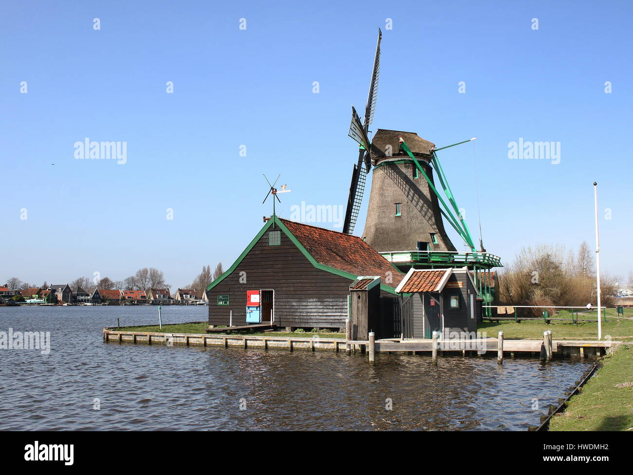 Late17th century Oil mill De Bonte Hen (The Spotted Hen)  at Zaanse Schans, Zaandam / Zaandijk, Netherlands Stock Photo