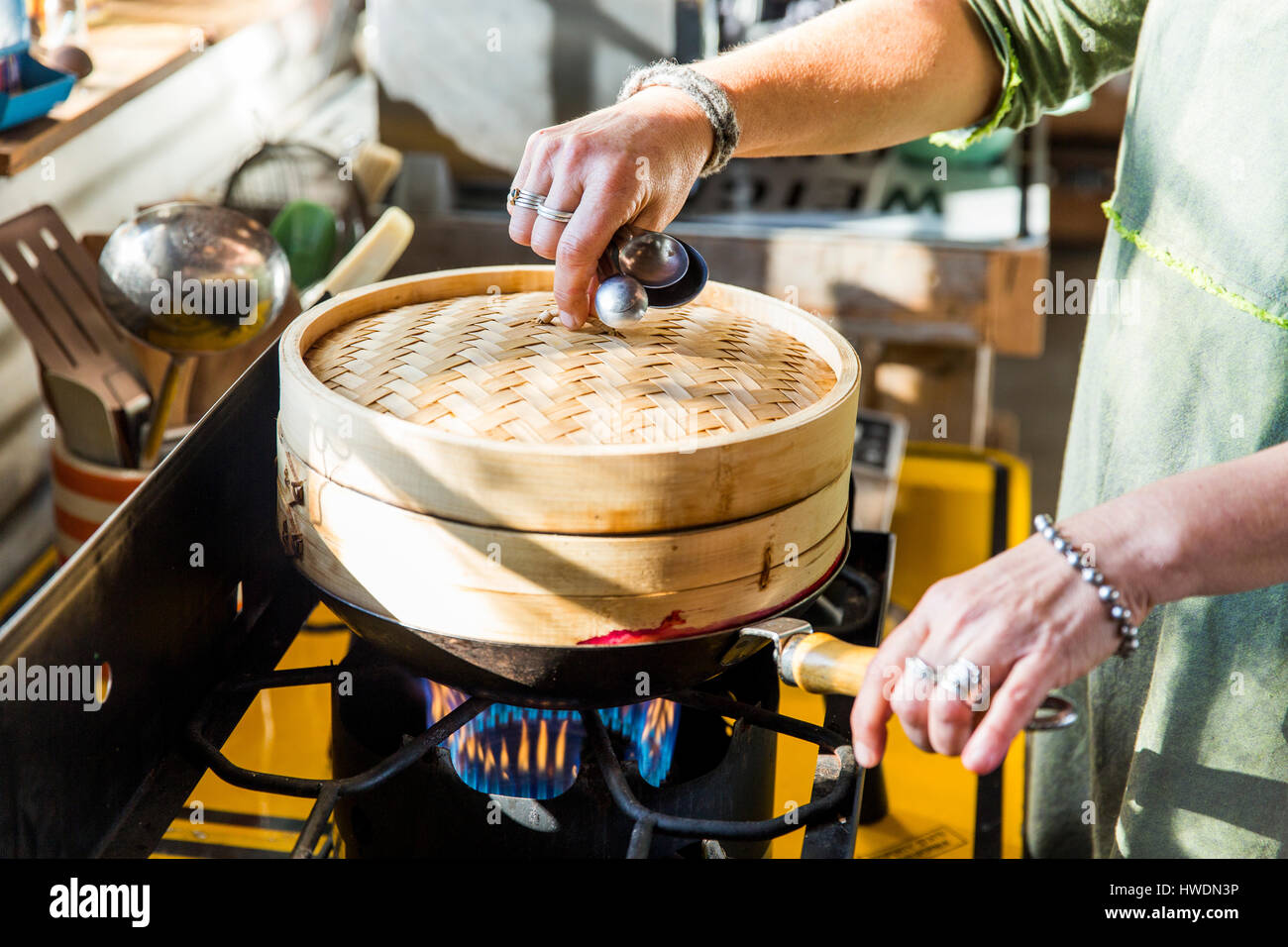 Food steamer hob hires stock photography and images Alamy