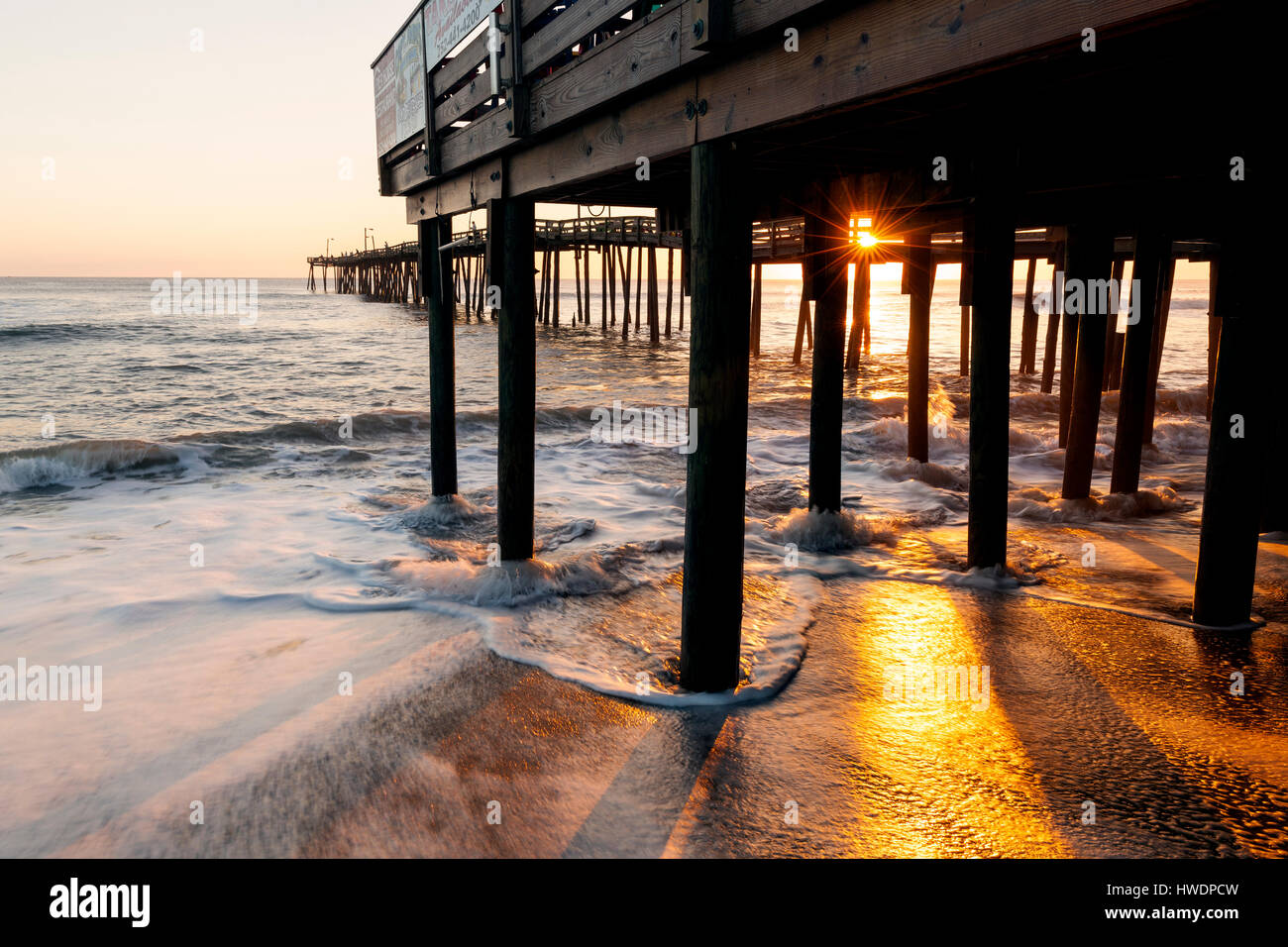 NC00774 00 NORTH CAROLINA Sunrise And Surging Tide At The Nags Head 