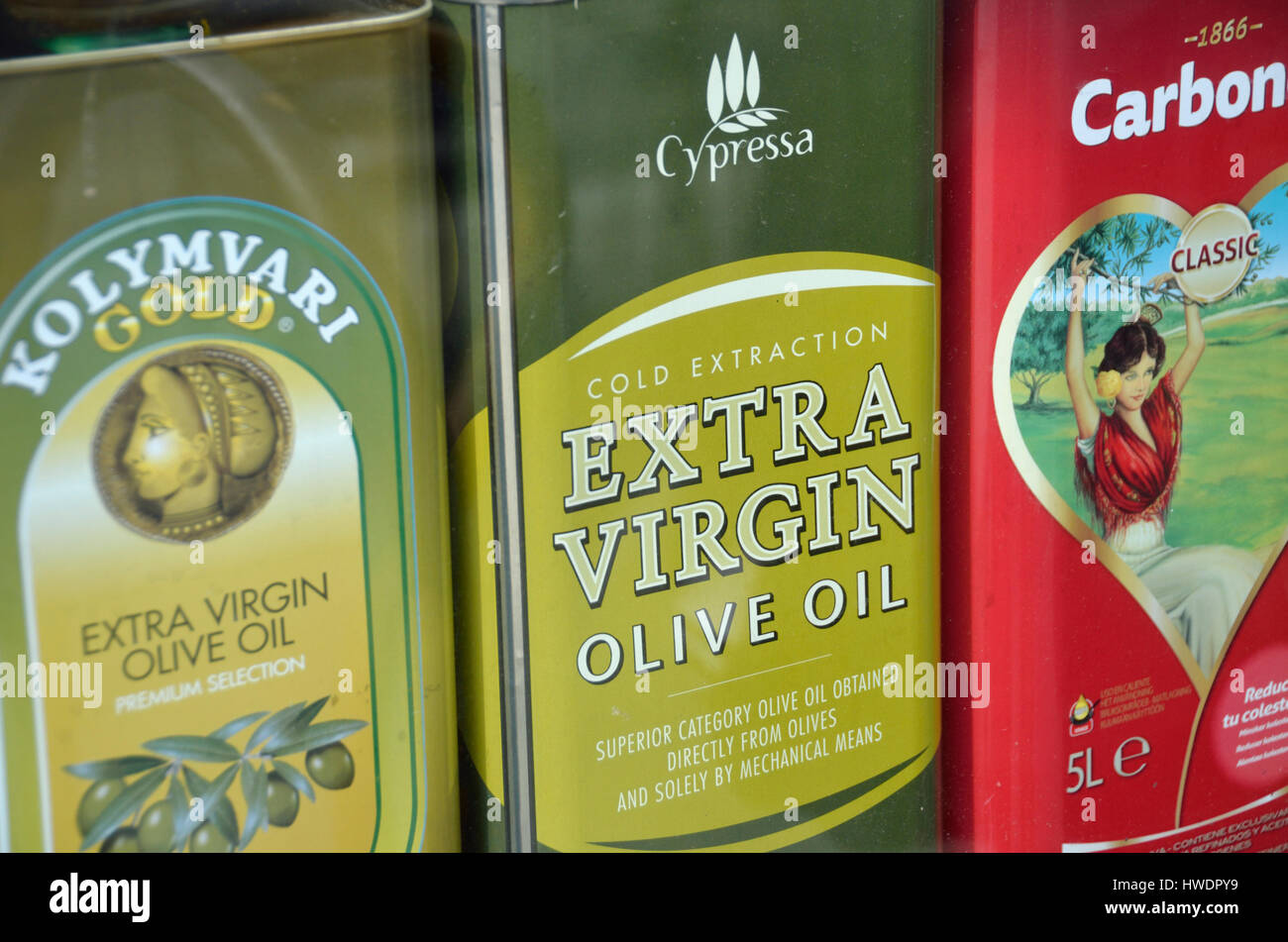 Extra virgin olive oil hires stock photography and images Alamy