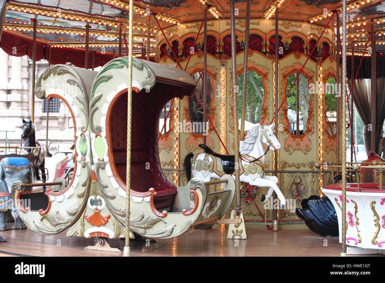 Old fashioned carousel hi-res stock photography and images - Alamy