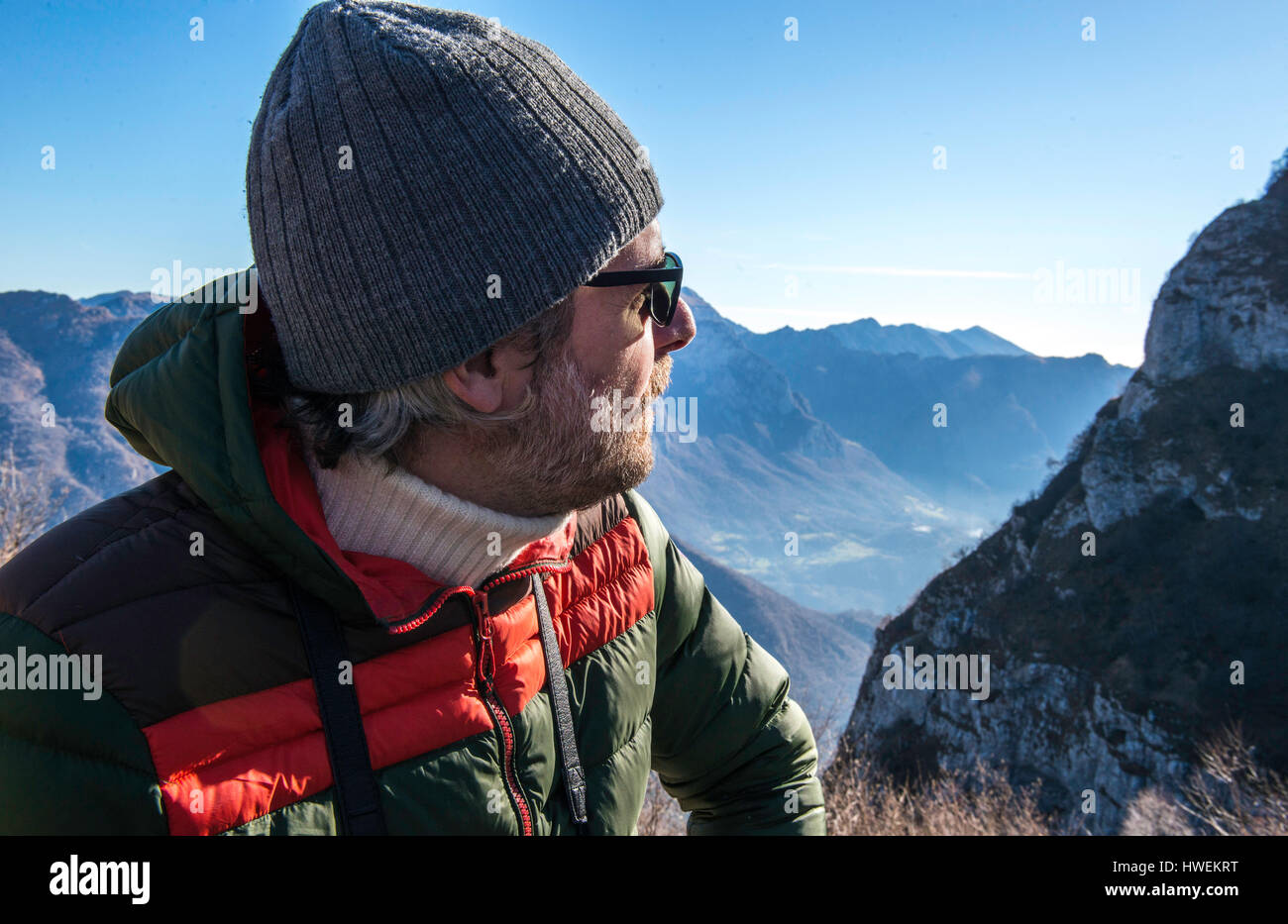 Man looking at mountain hi-res stock photography and images - Alamy