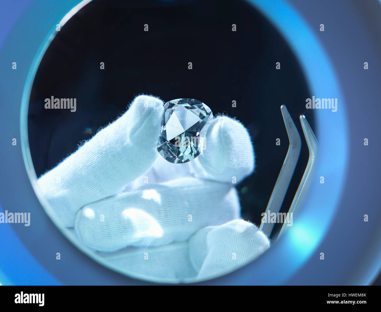 Hand holding glass diamonds hi-res stock photography and images - Alamy