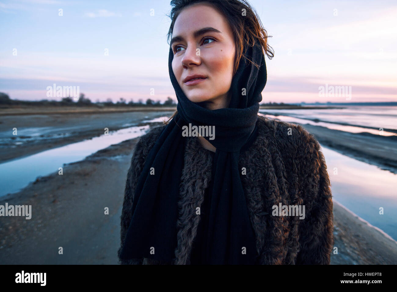 Pensive woman beach hi-res stock photography and images - Alamy