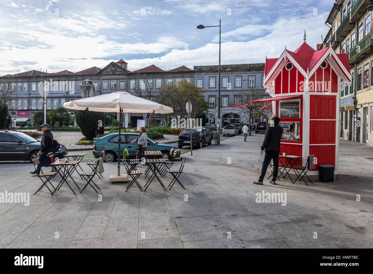 A famous local Quiosque da Ramadinha red kiosk on Carlos Alberto Square (Praaa de Carlos Alberto) in Vitoria civil parish of Porto city, Portugal Stock Photo