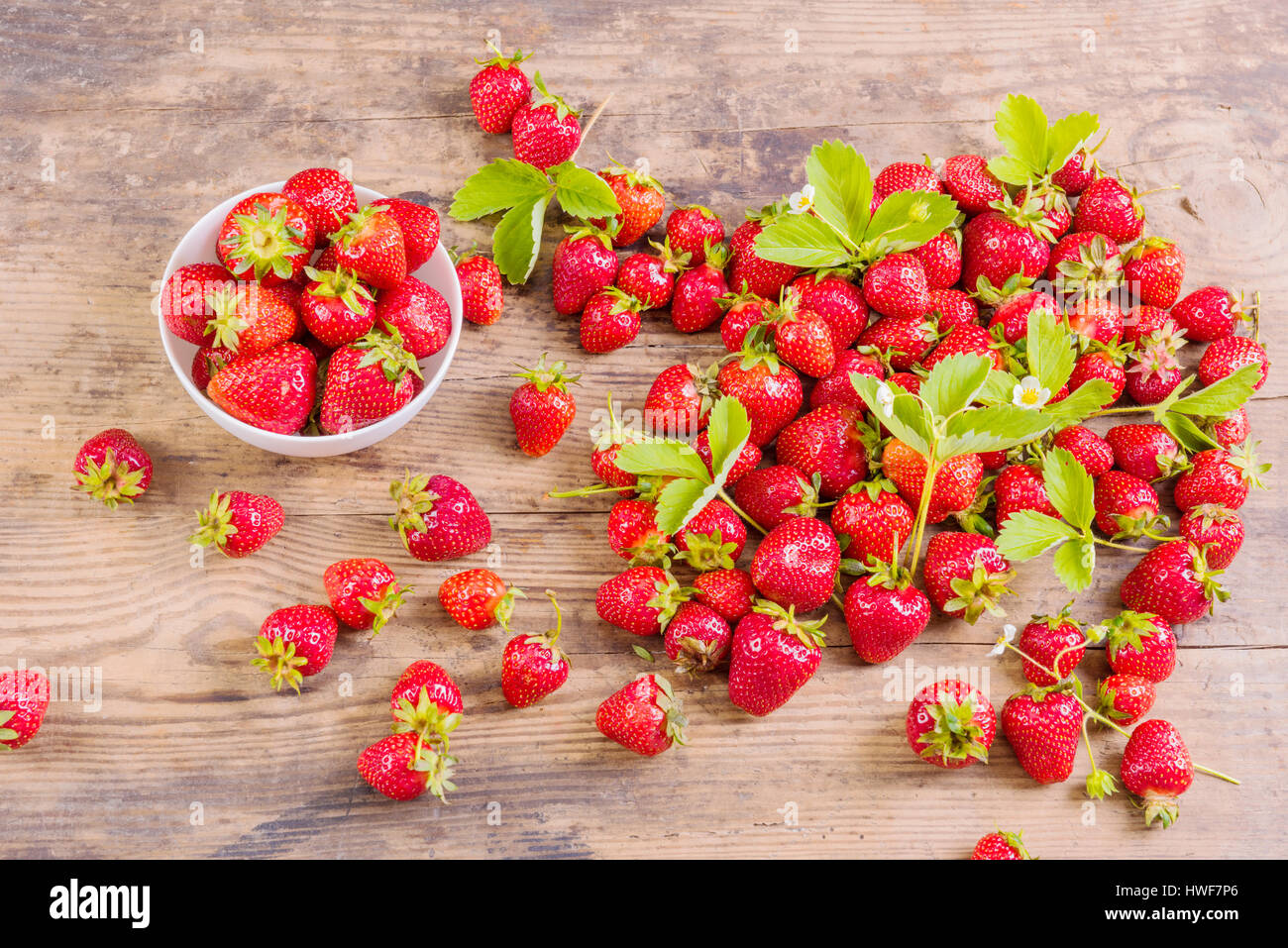 summer fresh red strawberry on wood background Stock Photo - Alamy