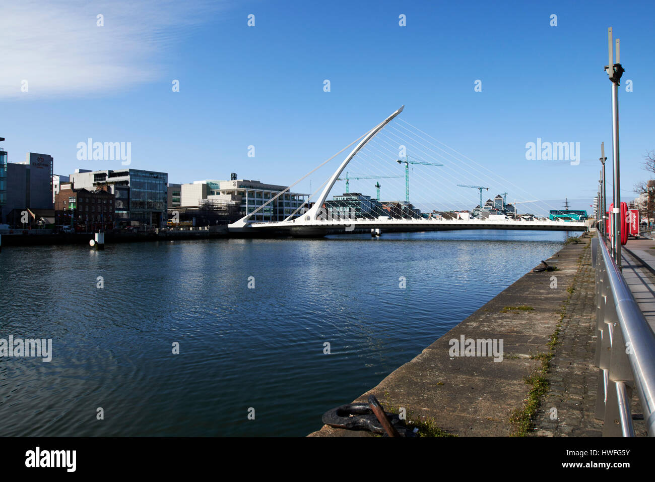 the samuel beckett bridge over the river liffey at north wall docklands ...