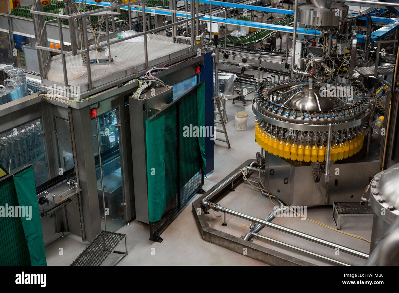 Bottling plant hires stock photography and images Alamy