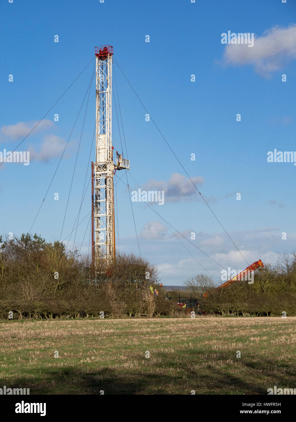 Pickering town, UK. 20th March,  2017. Fracking company Third Energy errect drilling rig on the outskirts of Pickering town Credit: Richard Burdon/Alamy Live News Stock Photo