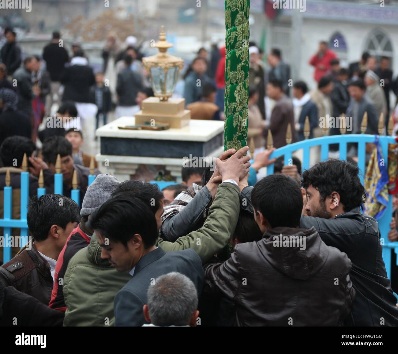 Kabul, Afghanistan. 21 Mar, 2017. People gather at the Sakhi Shrine