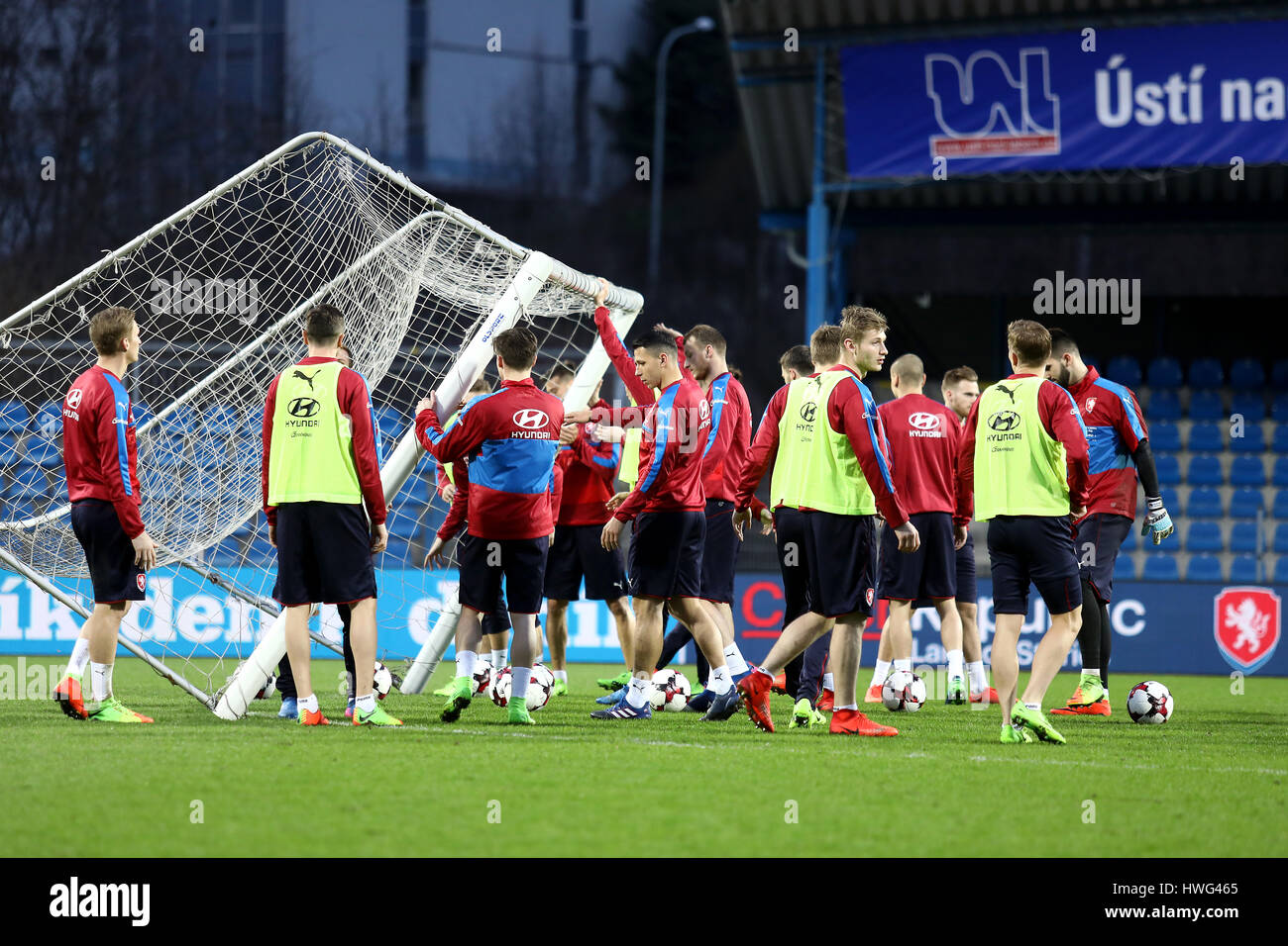 Usti Nad Labem, Czech Republic. 21st Mar, 2017. Czech national football team players in action during the training session in Usti nad Labem, Czech Republic, March 21, 2017 prior to the friendly with Lithuania on Wednesday and qualifier for the World Championship between Czech Republic and San Marino on Sunday, March 26, 2017. CTK Photo/Ondrej Hajek) Stock Photo