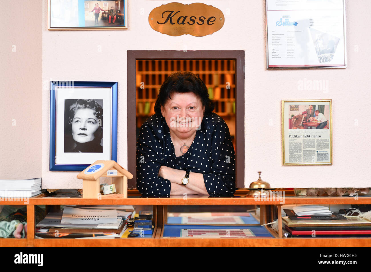 Geschäftsführerin MarieLouise Mott sitzt am 16.03.2017 in Ludwigshafen