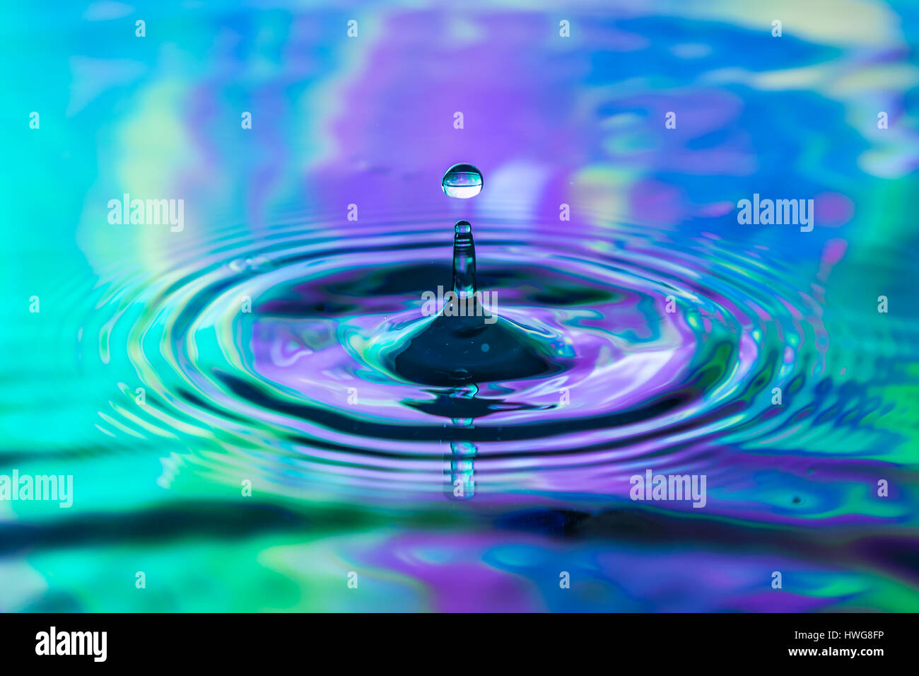Drops water dripping puddle hi-res stock photography and images - Alamy