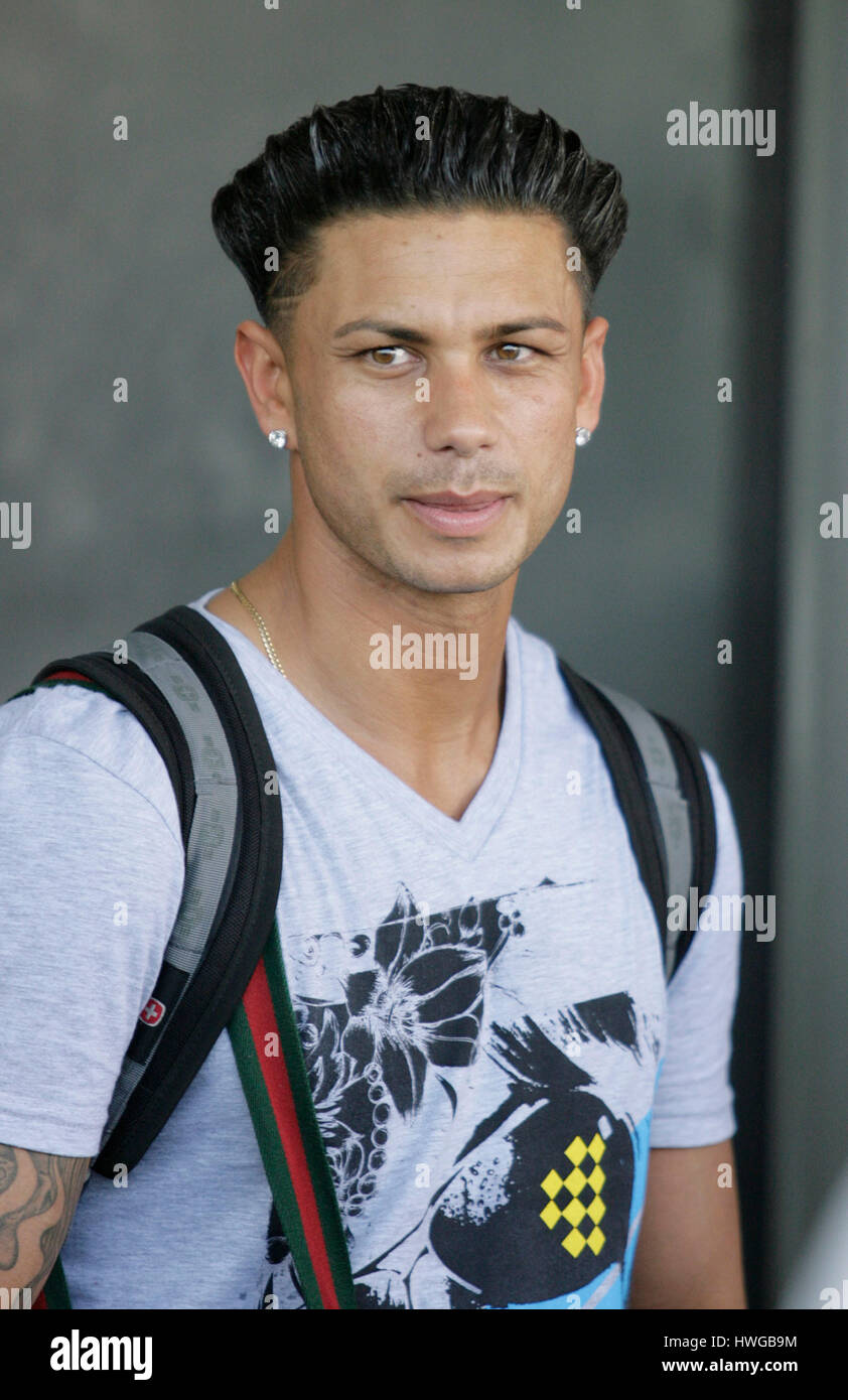 DJ Pauly D arrives at the airport in for the fourth season of MTV's "Jersey  Shore" in Florence, Italy, on May 13, 2011. Photo by Francis Specker Stock  Photo - Alamy