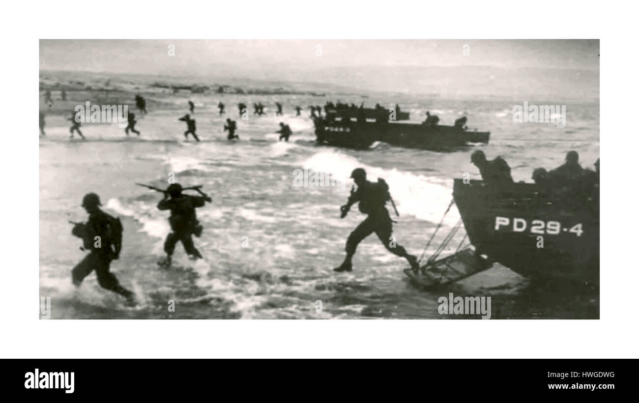 D-DAY UTAH BEACHES LANDING American troops disembarking from landing craft on D-Day on Utah Beaches Northern France 6th June 1944 Stock Photo